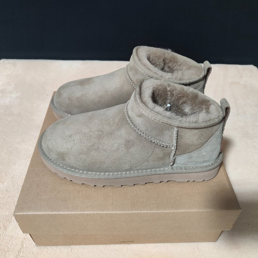 UGG Classic Short Tan Boots
